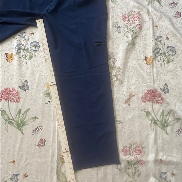 Chico’s Zenergy Navy Women’s Pants Sz 1R Pull Up - Picture 7 of 7